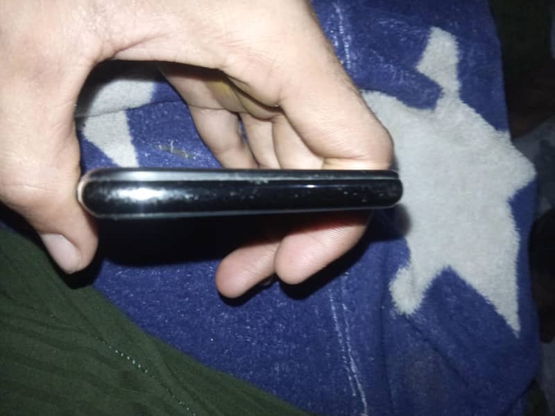 Apple iPhone X 4