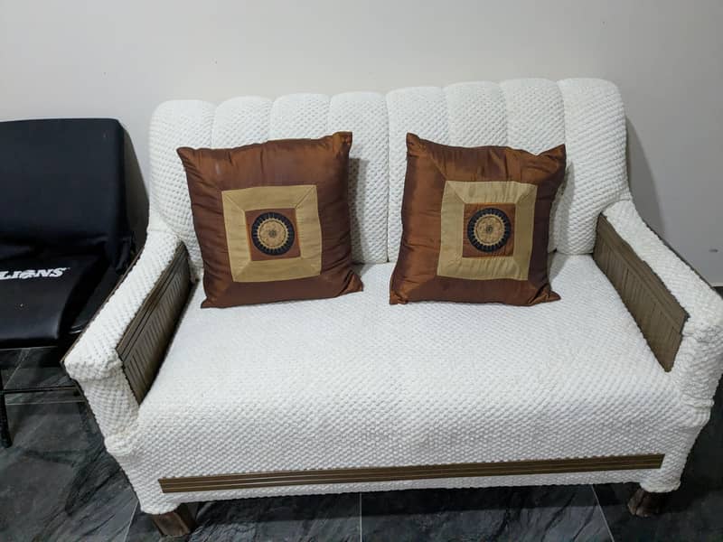 2 seater sofa 0