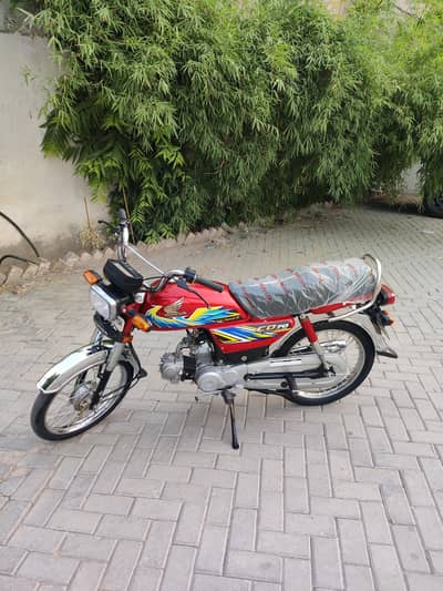 2021 CD 70 for sale  Demand: 110,000rs  Negotiate