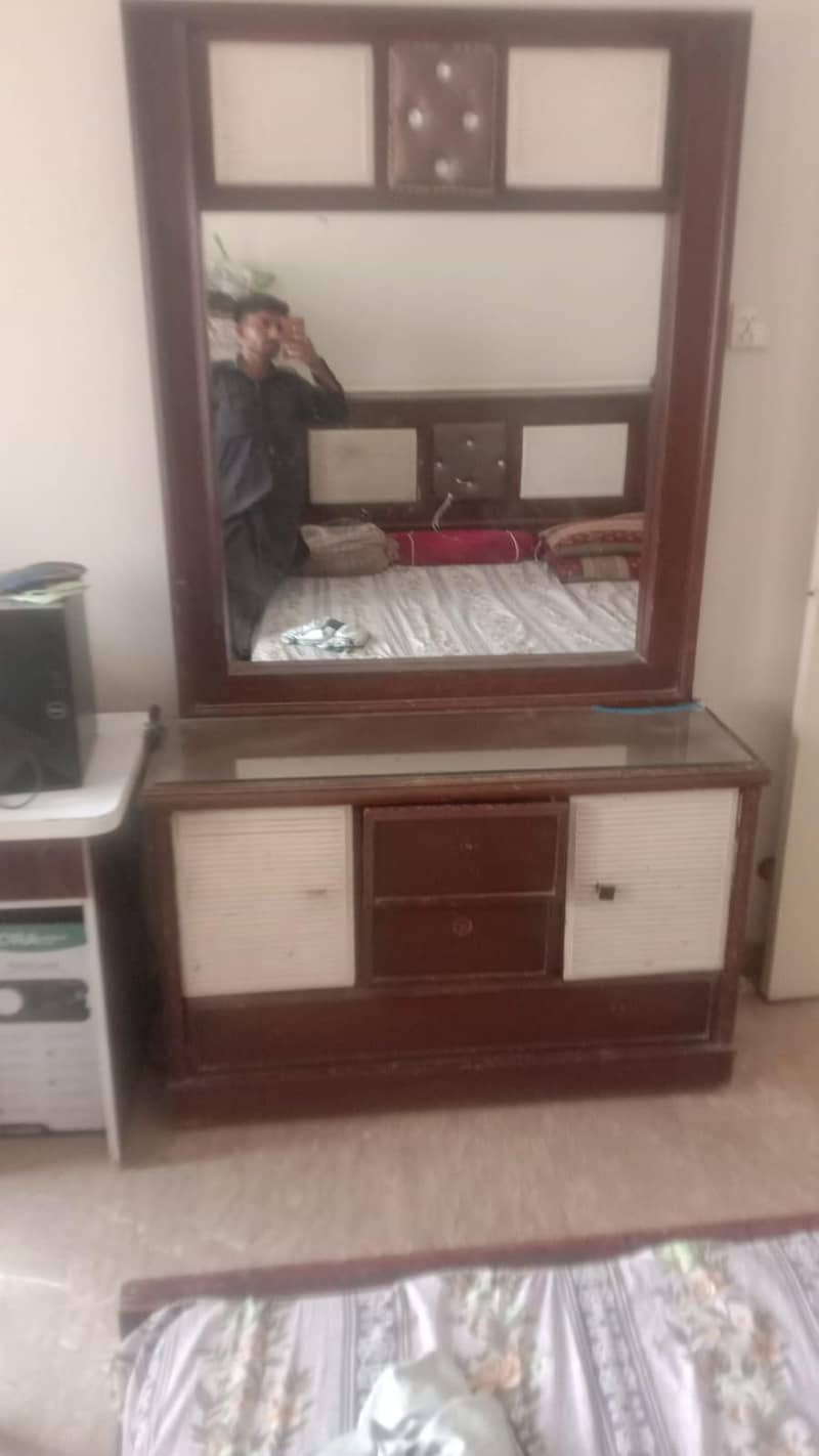 Double bed with dressing 1