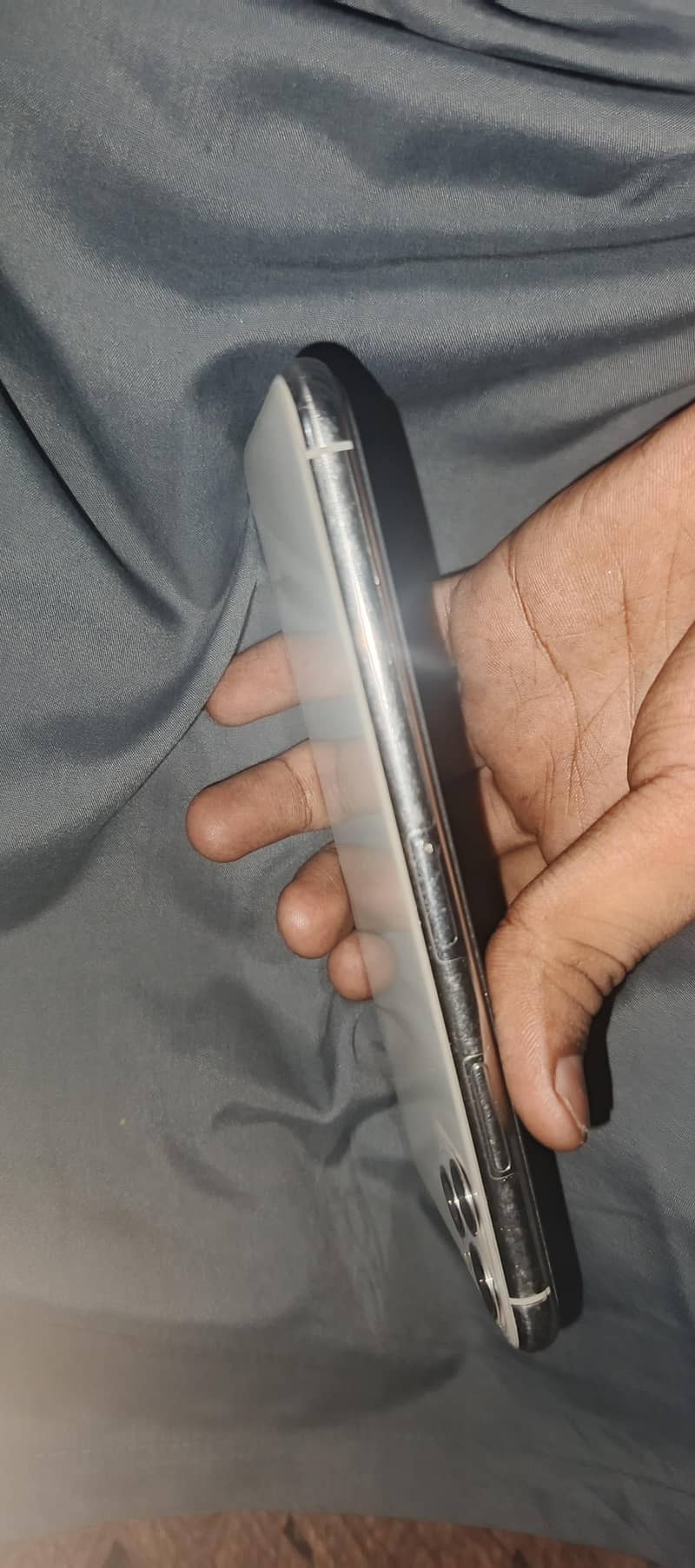 Apple iPhone 11 Pro Max 2