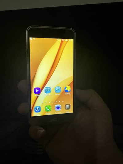Samsung Mobile J3 in ok condition