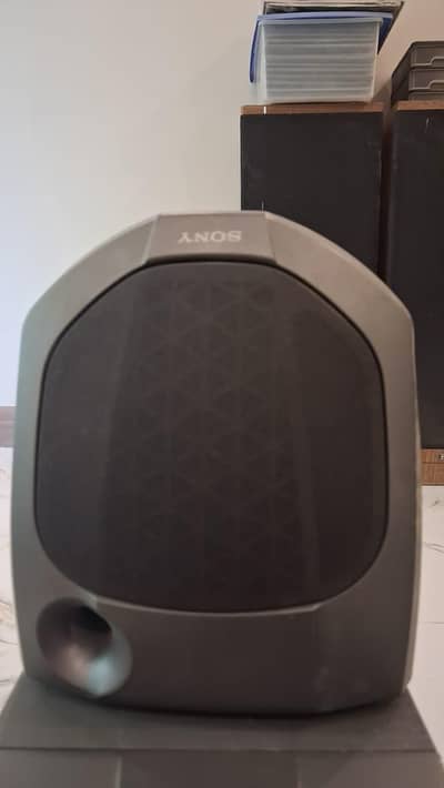 condition 8/10 original Sony speakers urgent sale