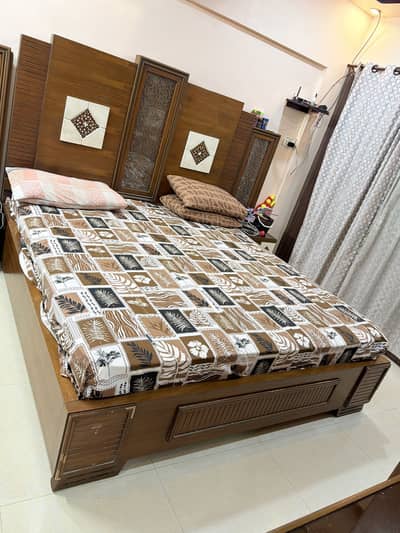 Bedroom Furniture Set for Sale