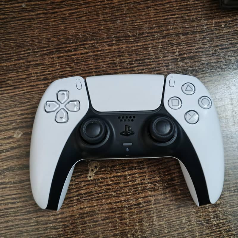 Dual shock PS5 controller 0