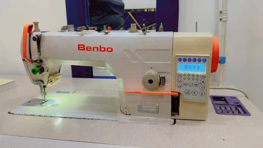 Sewing Machine with stand professional