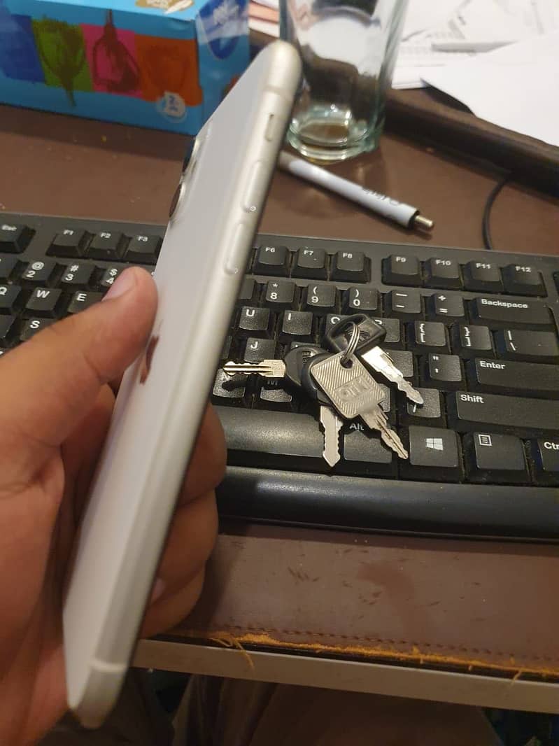 iPhone 11 2