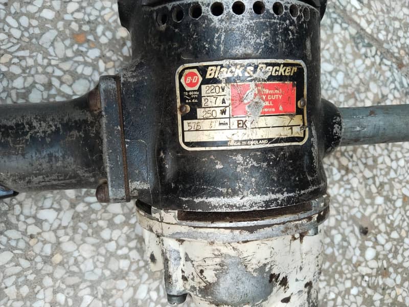 Drill machine Black & Dacker 1