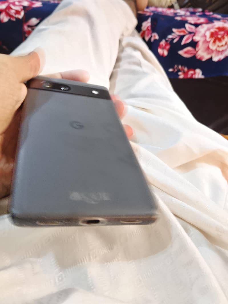 Google Pixel 7a 2