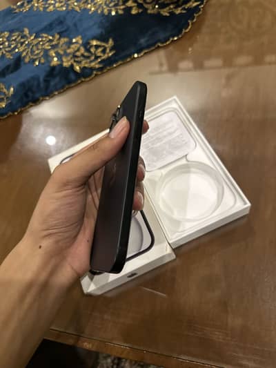 Apple iPhone 15 128jb jv Black colour first owner