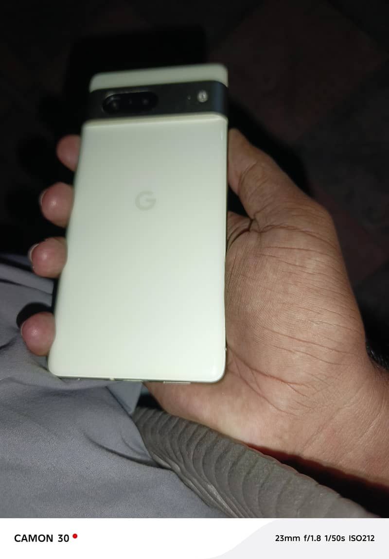 Google Pixel 7 4