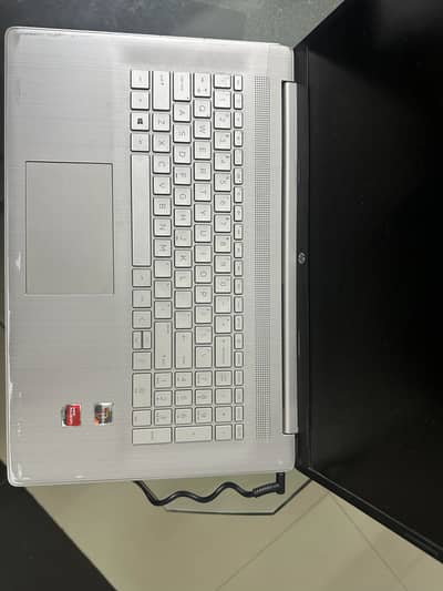Hp Ryzen 3 (8/256) Full size