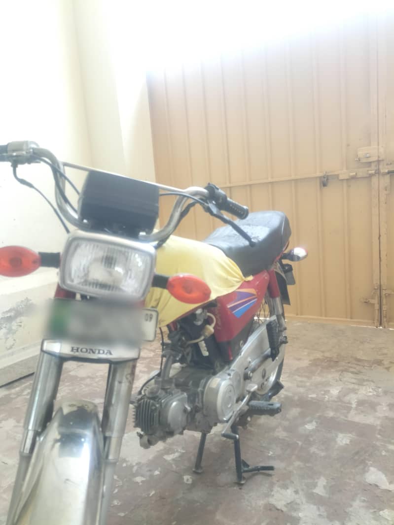 CD 70 2009 model 4
