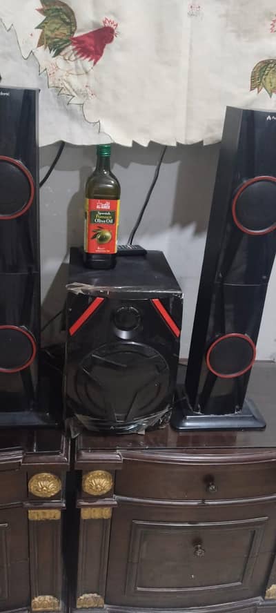 3 bluetooth speakers new condition mai hi