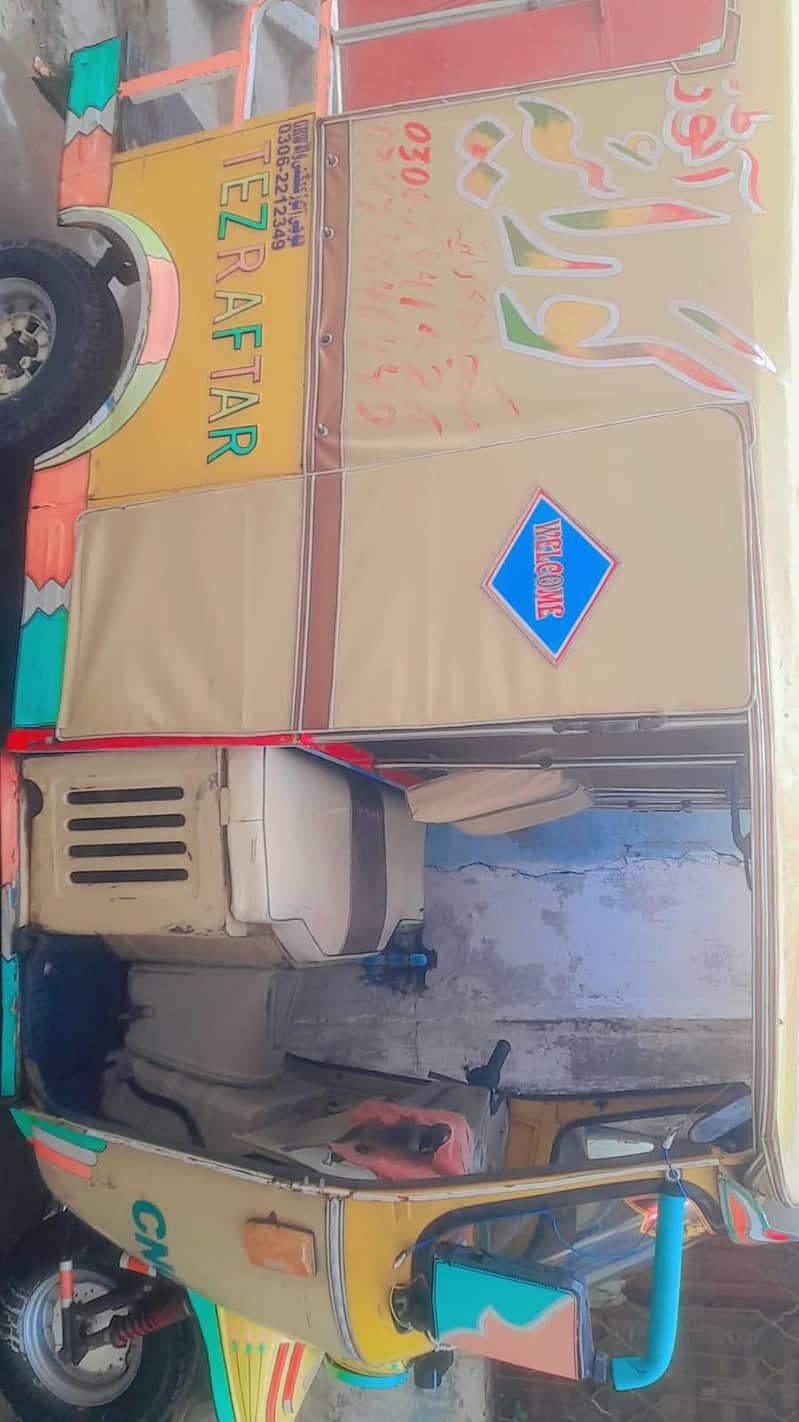 تیز رفتار رکشہ برائے فروخت بہترین کنڈیشن 2021 ماڈل 4