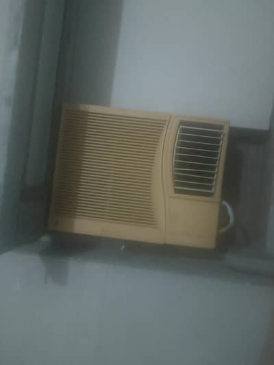good condition pona ton ac  only call no chat no msg 03046571093