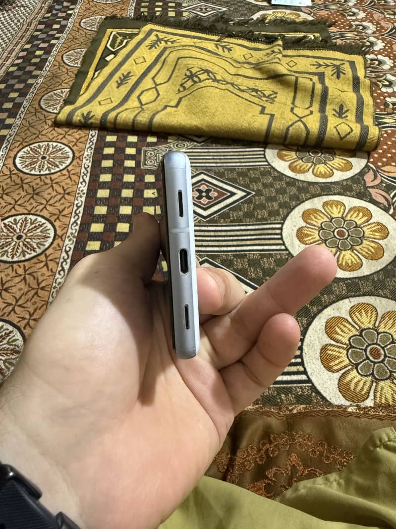 Google Pixel 7a 3