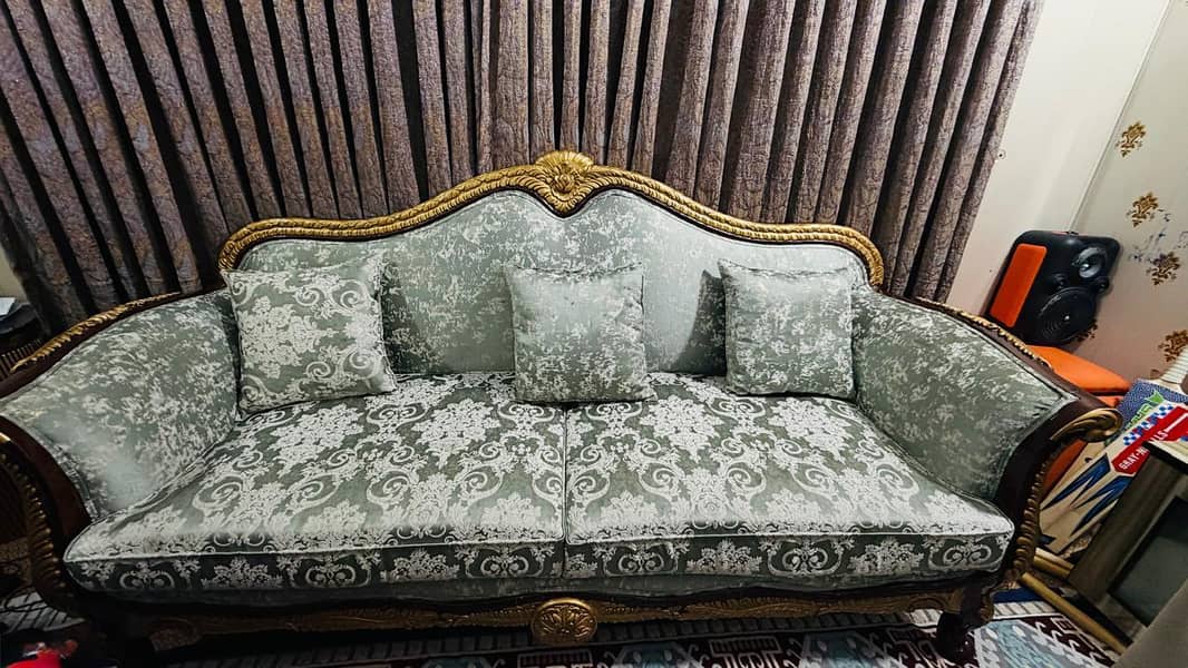 sofa set / crown sofa/ premium sofa /table/ round table 0