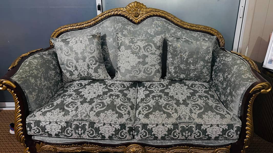 sofa set / crown sofa/ premium sofa /table/ round table 2