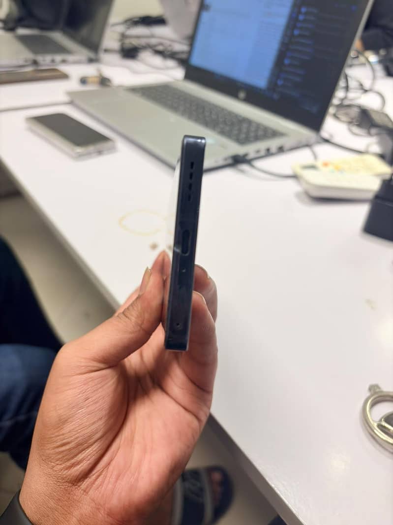 Infinix Note 40 4