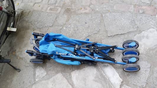 baby pram for sell 10/10 condition