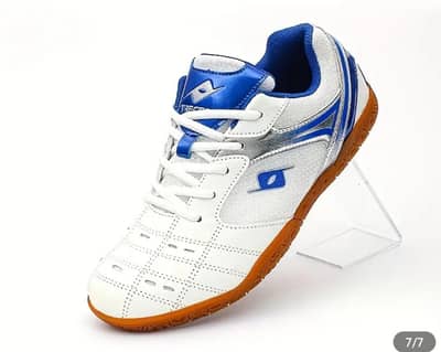 bedminton shoe
