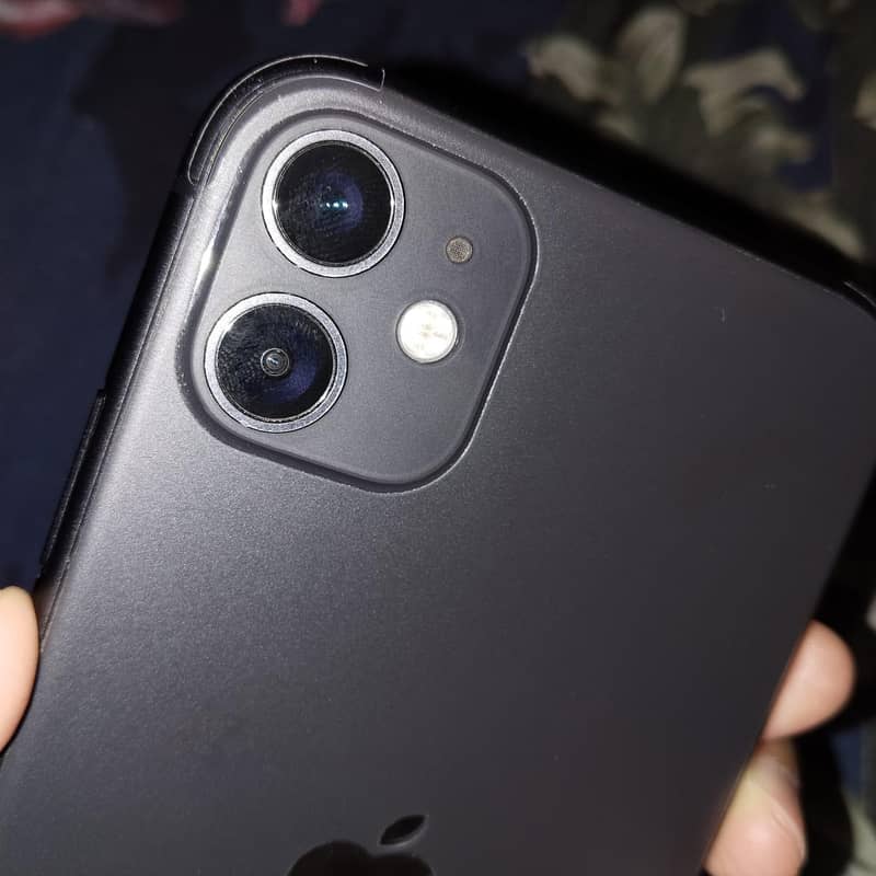 Apple iPhone 11 0