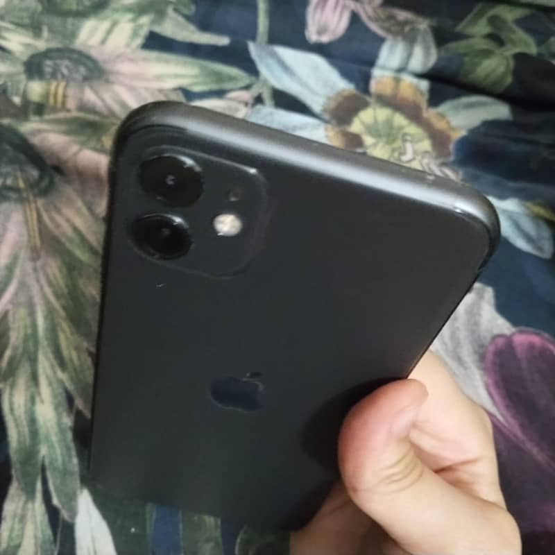 Apple iPhone 11 7