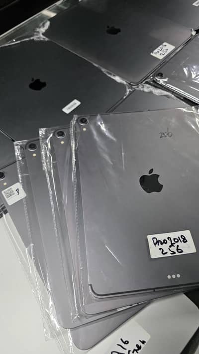 IPad  Pro 2018 — 11 / 12.9 Inch — 64GB & 256GB — 120Hz Display