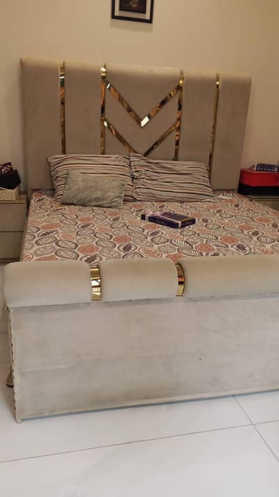 Bed set, dressing table and curtains