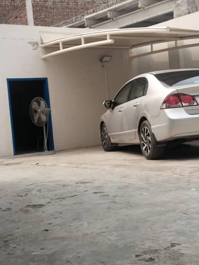 Workshop ha oil change ki waha helper ki zort ha lrka or lrki dono ki