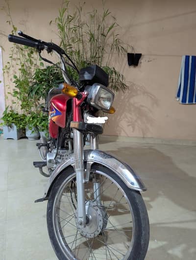 Honda CD 70 for sale.