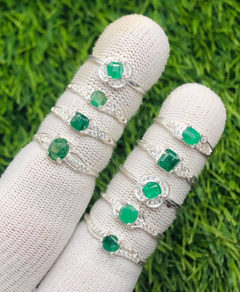 emerald ring  0