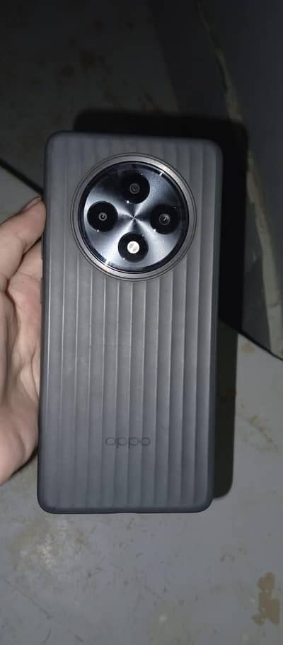 OPPO Reno12 F