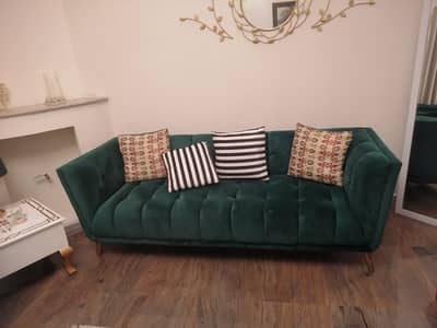 5 Seater Green color