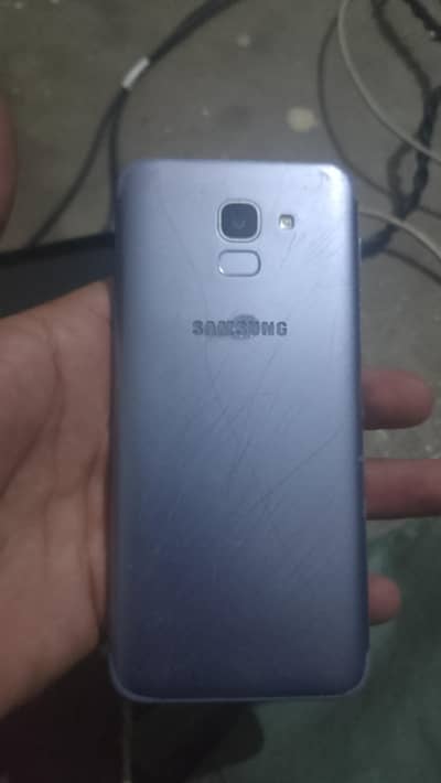 Samsung Mobile J6