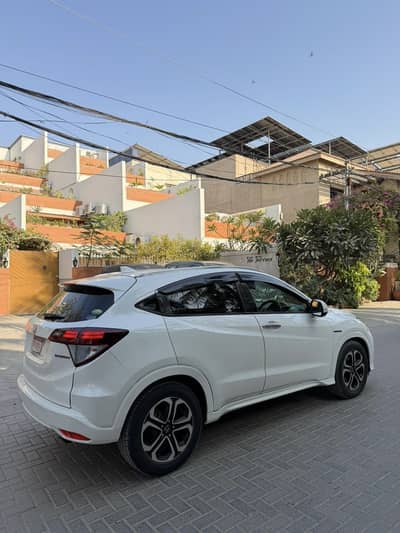Honda Vezel 2015 Z Sensing P. White Fully Original