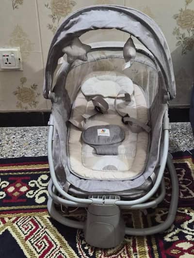 Mastela 4-in-1 Multifunctional Bassinet (Excellent condition)