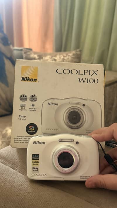 NIKON COOLPIX W-100