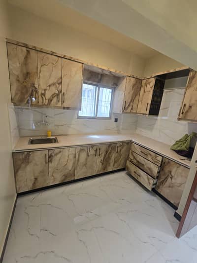 5 rooms luxury leased flat in shumail heights on 2nd floor