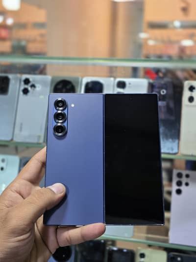 Samsung Mobile Z Fold 6 Minor dot in display
