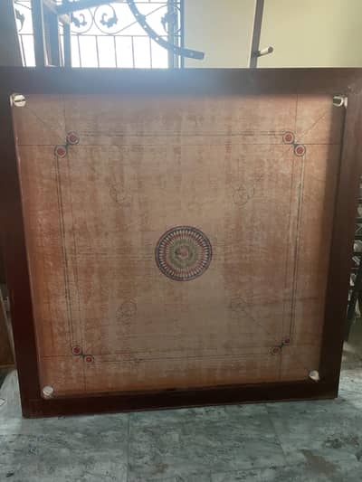 carrom board with stand