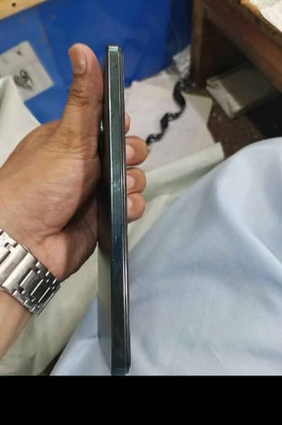 vivo y28 8/128 no open no rapir full box sat hy koi masla ni hy all ok