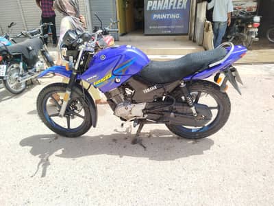 YAMAHA YBR-G 125 PURPLISH COLOR