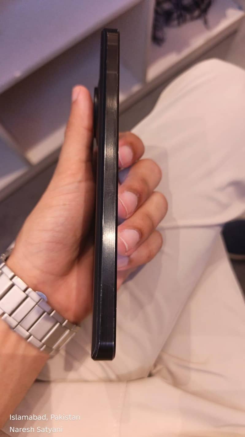 Sharp Aquos R7 1