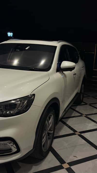 MG HS 2021