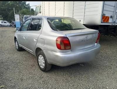 Toyota Platz 2002