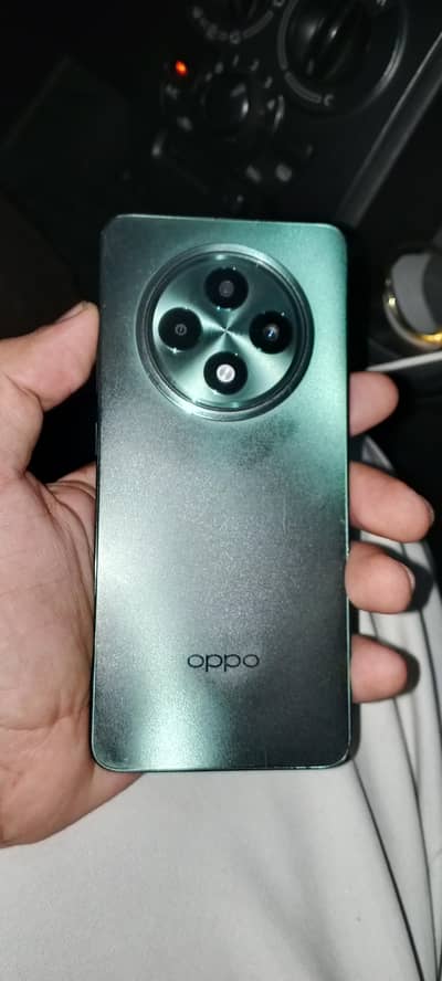 OPPO Reno12 F