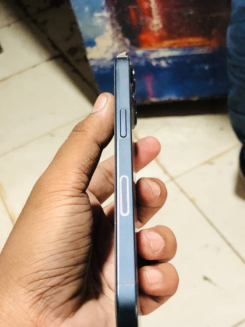 Apple iPhone 13 1