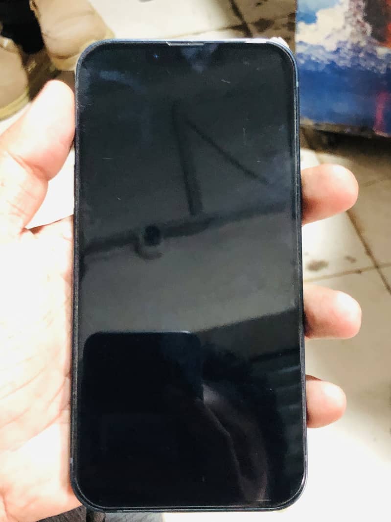 Apple iPhone 13 5